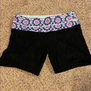 Lululemon shorts -EUC